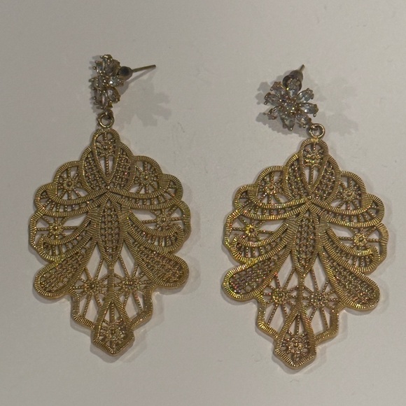 Elegant Gold Filigree with Crystal Flower Earrings - Picture 2 of 4